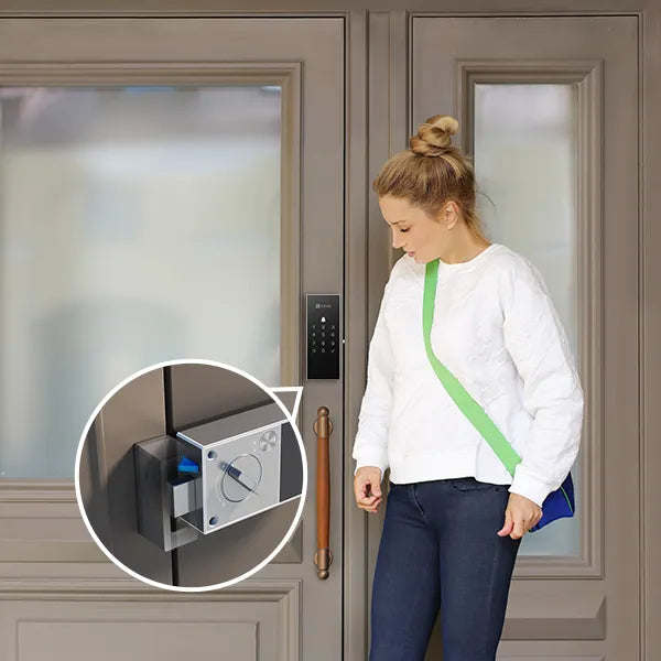 EZVIZ DL03 Smart Rim Lock EZVIZ DL03 Smart Rim Lock